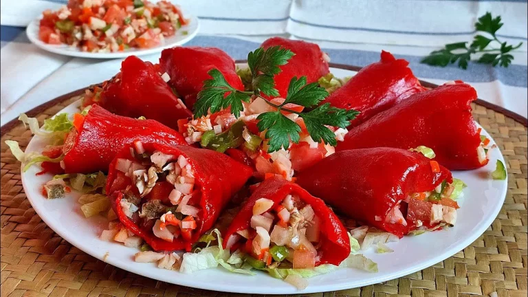 Deliciosos pimientos del piquillo rellenos, el plato perfecto para sorprender en Navidad Deliciosos pimientos del piquillo rellenos, el plato perfecto para sorprender en Navidad