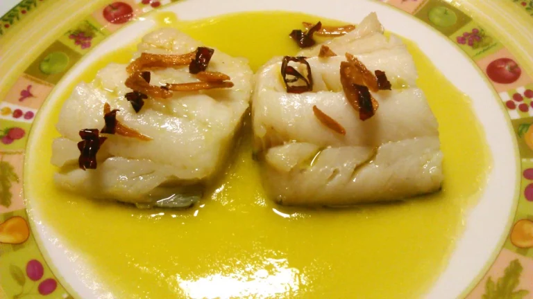 El bacalao al pil-pil perfecto existe: el método para que la salsa nunca se corte y uses la mitad de aceite