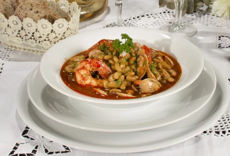 La joya oculta de Asturias: el plato de legumbres con proteína y fibra que pocos conocen 3 Moncloa DESCUBRIENDO LOS SECRETOS DE LA COCINA ASTURIANA