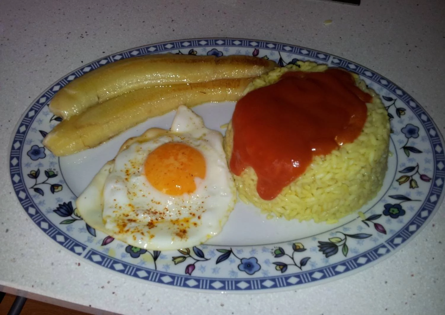 Arroz a la cubana con plátano frito, el clásico español que nunca defrauda 2 Moncloa INGREDIENTES NECESARIOS PARA EL ARROZ A LA CUBANA