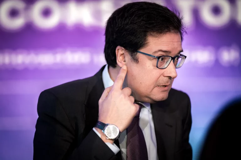 DKV espera al «4 de marzo» para decidir sobre Muface, pero las primas ahuyentan a los funcionarios