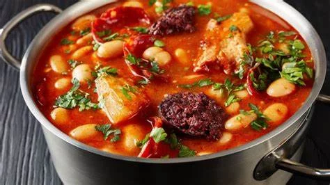 Si no usas este truco tu fabada asturiana nunca será auténtica 1 Moncloa LA TRADICIÓN DE LA FABADA ASTURIANA