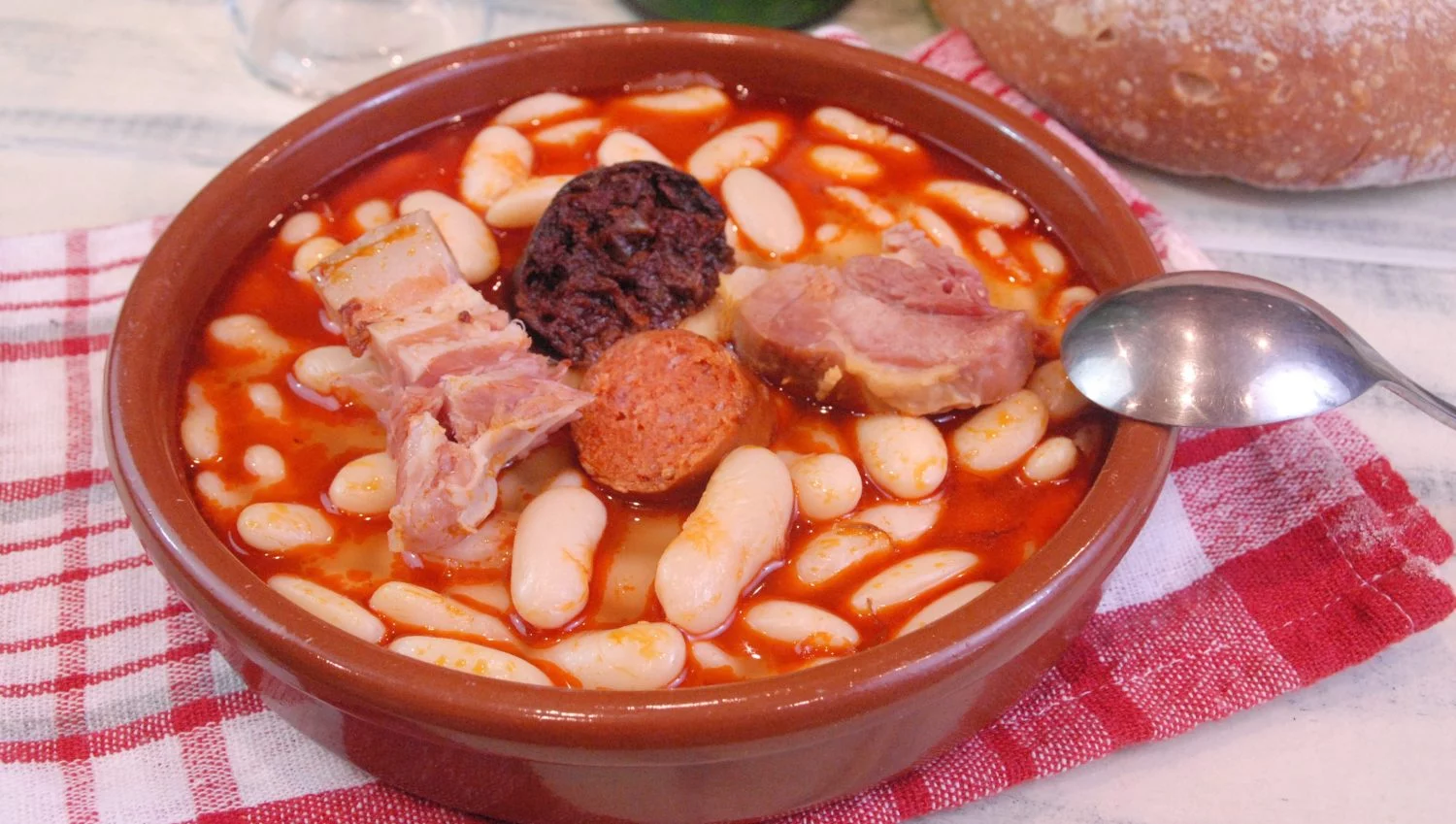 Si no usas este truco tu fabada asturiana nunca será auténtica 3 Moncloa LA SELECCIÓN DE INGREDIENTES PARA UNA FABADA PERFECTA