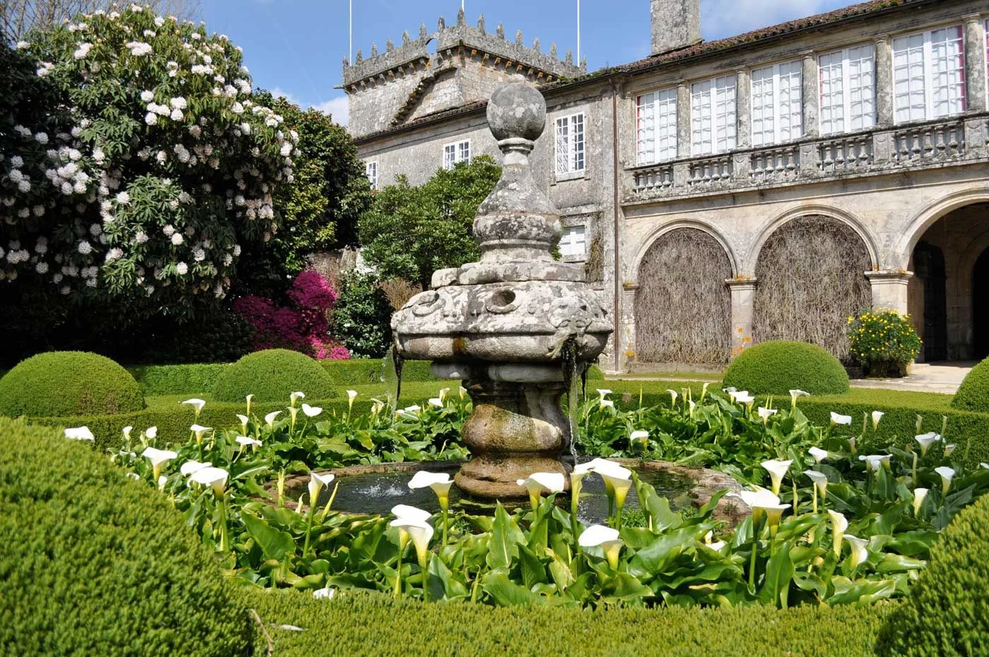 Así es el ‘Versalles gallego’ que pocos conocen y que está a un paso de Santiago de Compostela 4 Moncloa LA MAGIA DE O PAZO DE OCA EN LA ACTUALIDAD