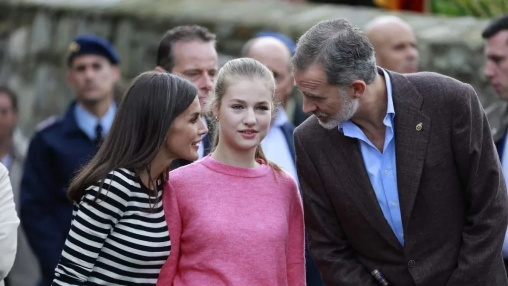 Felipe VI y Leonor rompen con Letizia la tensión crece en la familia real 1 Moncloa Felipe VI y Leonor en un distanciamiento creciente