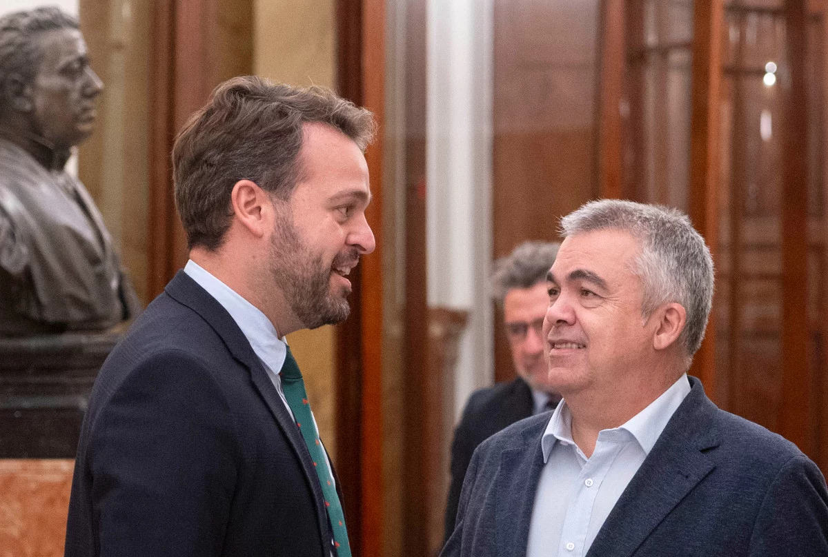 El líder del PSOE en Jaén, Juanfran Serrano, con el número dos del PSOE, Santos Cerdán