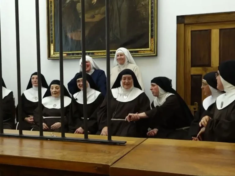 Las exmonjas de Belorado amplían su equipo espiritual con un ‘cura’ alemán
