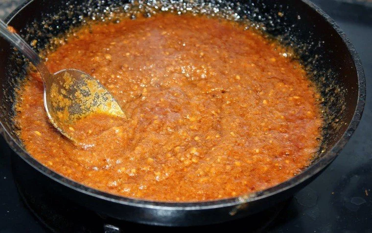 La receta de salsa balandra que cambiará para siempre la forma en que disfrutas el pescado 3 Moncloa COMBINACIONES PERFECTAS: CÓMO UTILIZAR LA SALSA BALANDRA