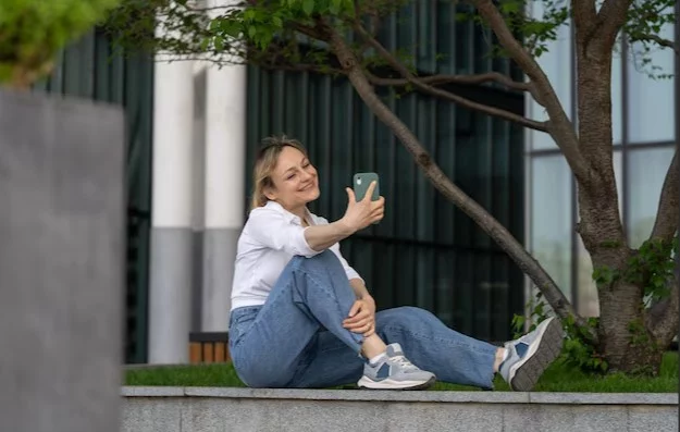 El 'throning' llega a España y ya está dando de qué hablar entre los solteros 4 Moncloa EL FUTURO DEL 'THRONING' EN ESPAÑA