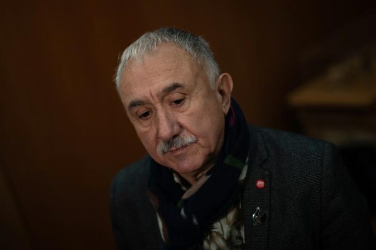 El secretario general de UGT pide sanciones penales a los empresarios que incumplan la ley de horas extras