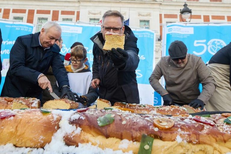 Aldeas Infantiles reparte 7.500 raciones de Roscón de Reyes en Sol para visibilizar a niños en exclusión