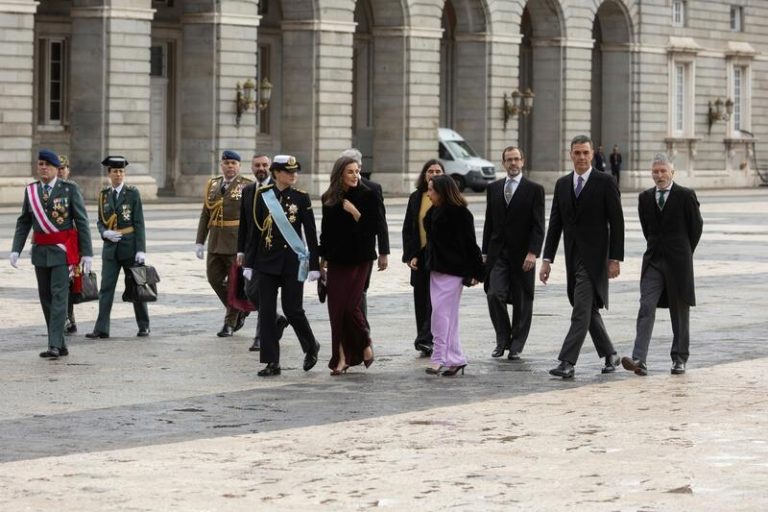Robles marca como prioridad para las FAS en 2025 la reconstrucción tras la dana: «Estarán lo que sea necesario»