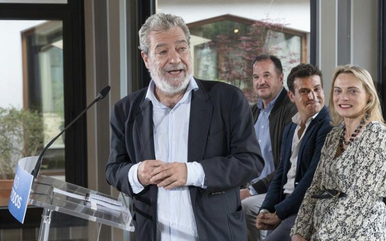 El PSOE denuncia al jefe de gabinete de Ayuso por revelar datos de dos periodistas