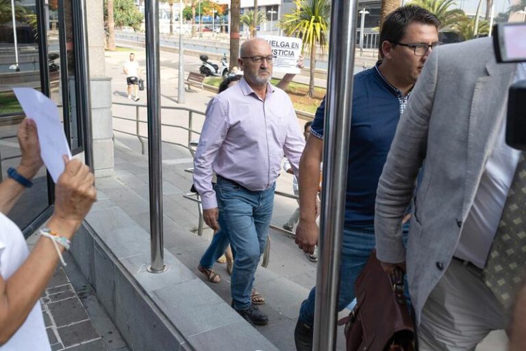 La juez sitúa a ‘Tito Berni’ en cabeza de la trama corrupta canaria y dice que operó desde el Congreso