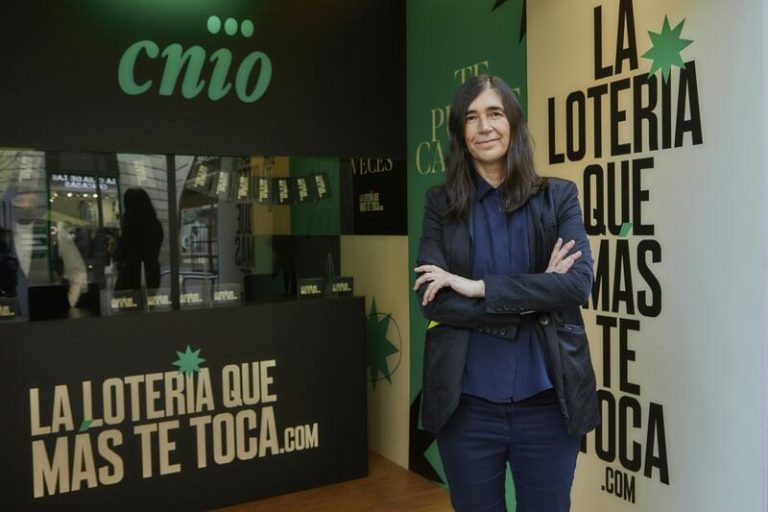 María Blasco denuncia irregularidades en la contratación del CNIO ante la Fiscalía