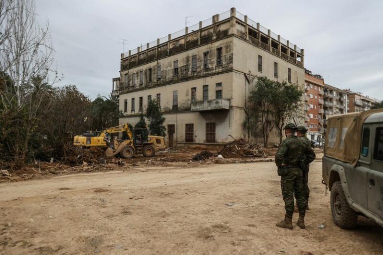 Asociación militar denuncia contagios de sarna entre los efectivos desplegados en DANA y exige respuestas al Ministerio de Defensa