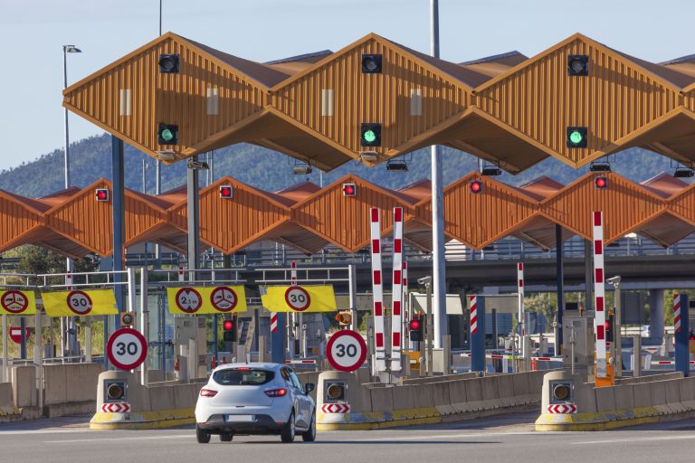 Dónde es más barato y cómodo viajar por autopista: Bip&Drive realiza una comparativa de peajes por países