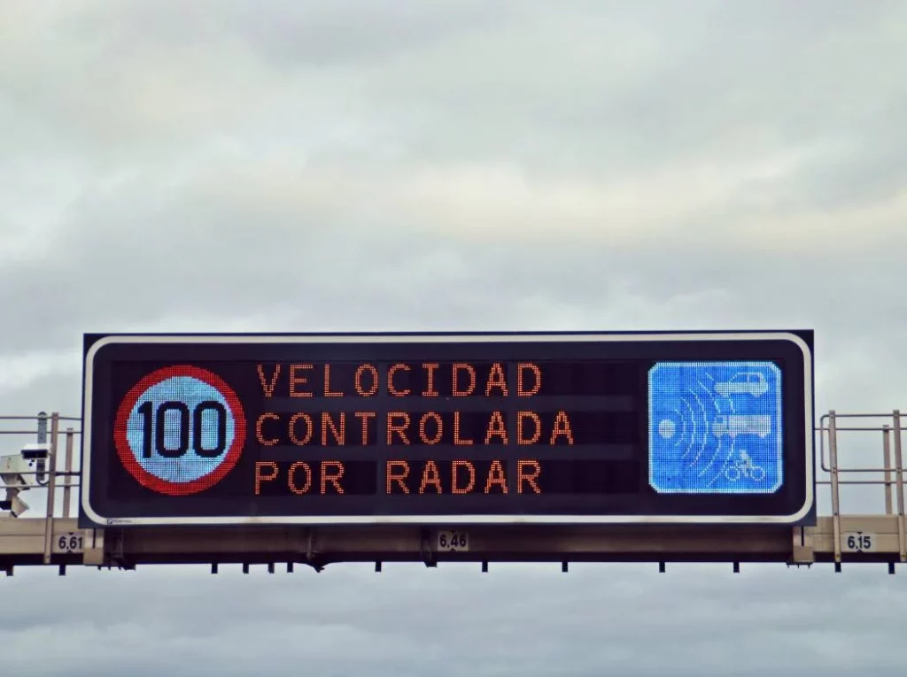 La Guardia Civil revela el secreto mejor guardado sobre los radares en carretera 24 Moncloa Alerta Guardia Civil: los nuevos radares en España