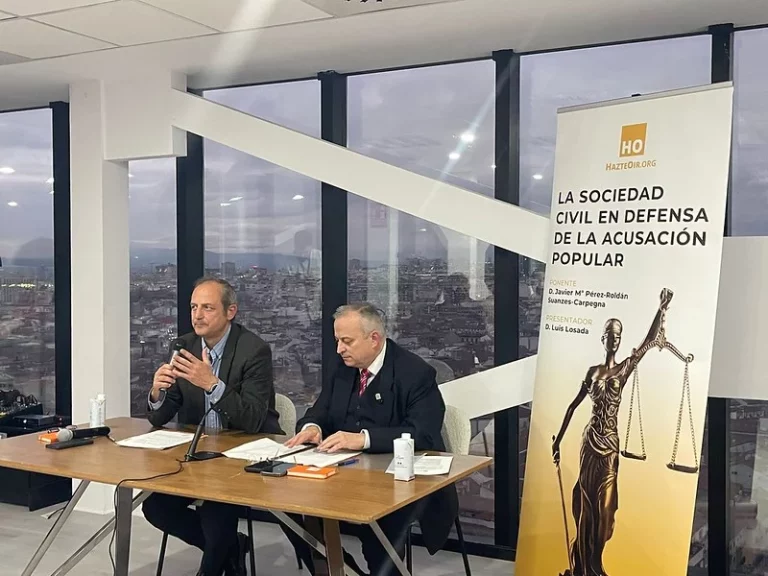 Hazte Oír celebra un acto en defensa de las acusaciones populares