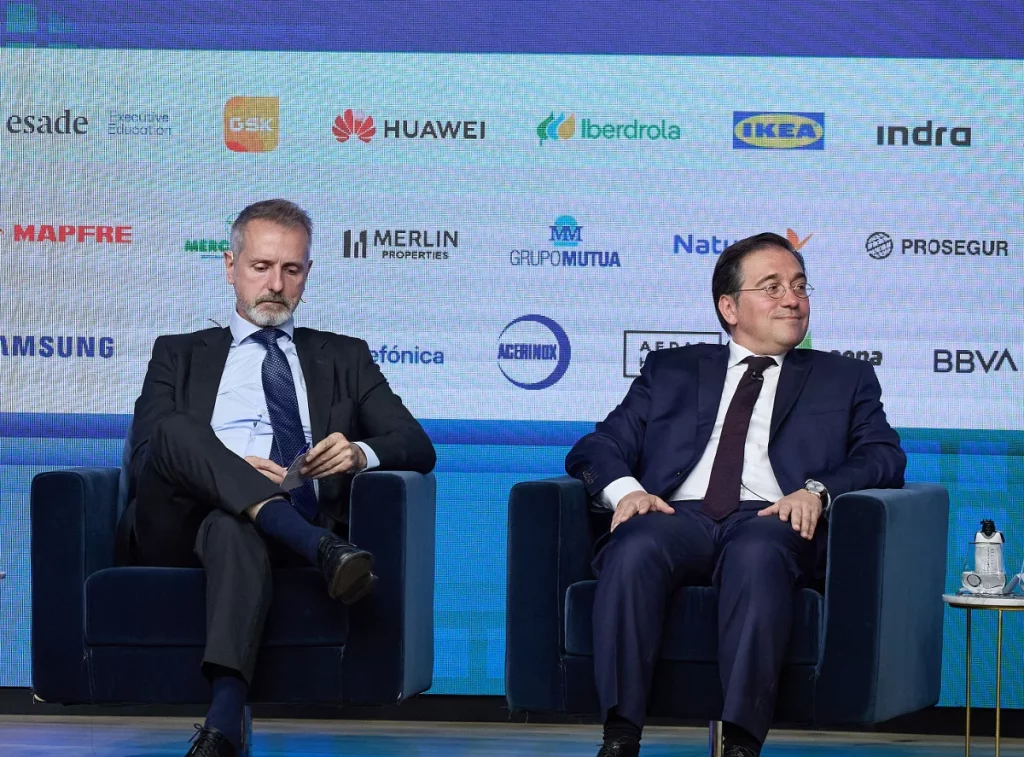 Marc Murtra y José Manuel Albares, presidente de Telefónica y ministro de Exteriores, respectivamente