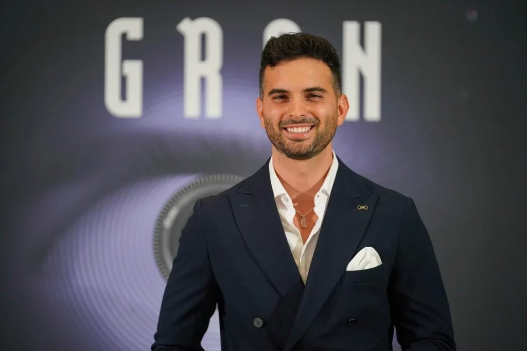 EuropaPress 6189322 exconcursante gh16 suso alvarez posa presentacion nueva edicion gran Moncloa