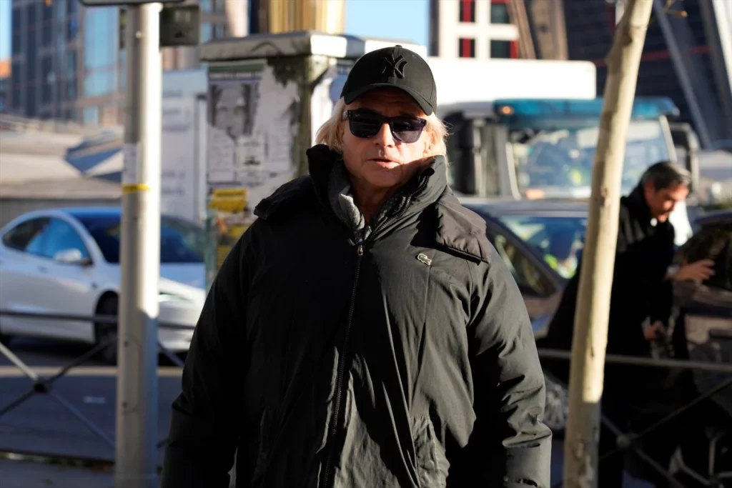 Nacho Cano llegando a Plaza de Castilla.