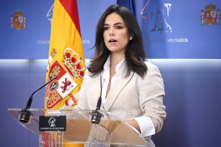 Millán señala que la misión de Vox es tumbar a Sánchez, no legitimarlo