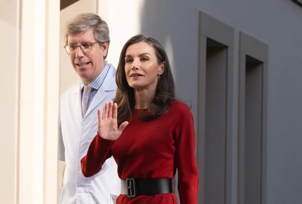 La reina Letizia sorprende con un gesto hacia una reportera de RTVE que deja a todos sin palabras 15 Moncloa Reina Letizia
