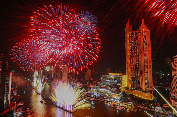 Lisa cautiva al mundo en la asombrosa cuenta atrás de Tailandia: la Amazing Thailand Countdown 2025