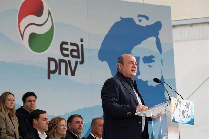 La falta de contrapesos internos a Ortuzar garantiza su control del PNV 1 Moncloa Ortuzar Moncloa