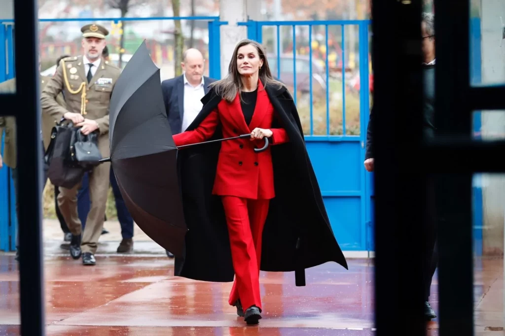 Una experta en protocolo desvela el último error de la reina Letizia y la compara con otras royals 3 Moncloa Reina Letizia