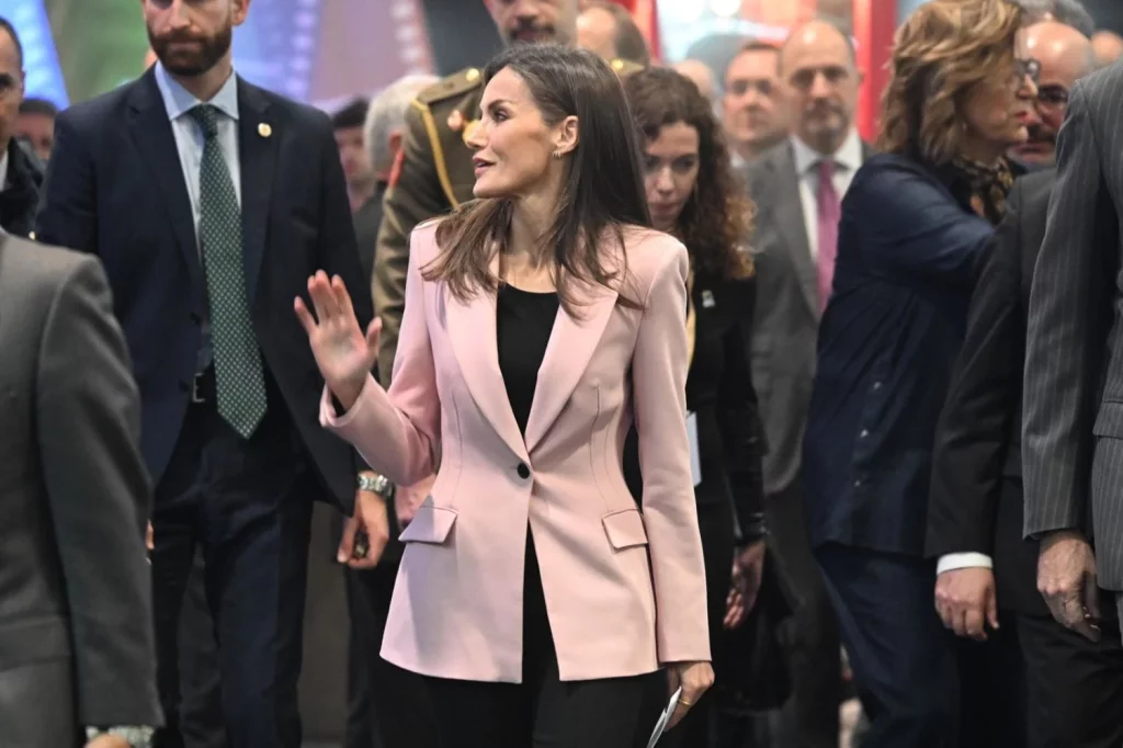 Una experta en protocolo desvela el último error de la reina Letizia y la compara con otras royals 2 Moncloa WhatsApp Image 2025 01 30 at 12.03.04 AM Moncloa