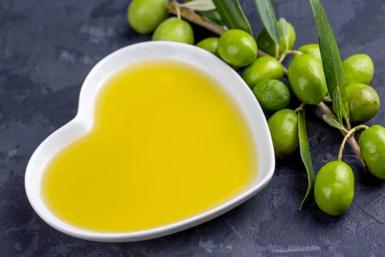 La OCU revoluciona la cocina con este alimento que sustituye a la mantequilla