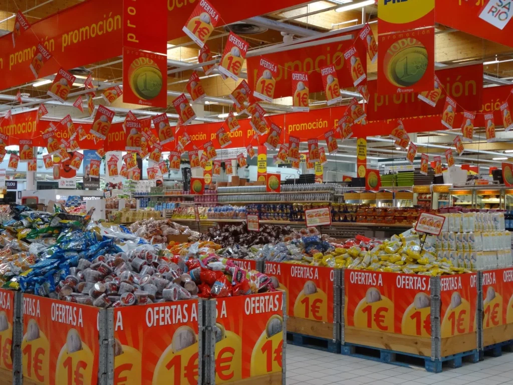 Cierra uno de los supermercados más famosos de España 2 Moncloa Cuál es el plan a futuro de esta empresa en España