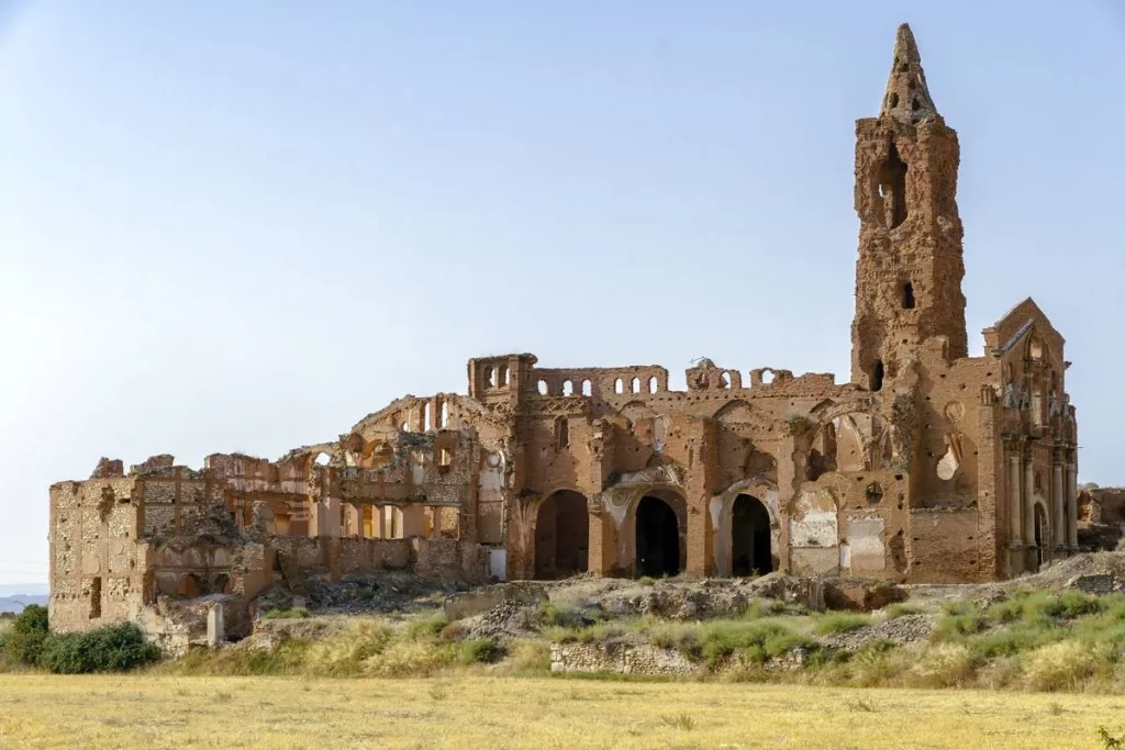 Si Walking Dead tuviera un pueblo español, sería este que está pronto a desaparecer 21 Moncloa Al igual que Walking Dead, las historias más escalofriantes de Belchite