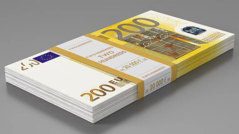 Esta es la cantidad máxima que la OCU recomienda tener en el banco