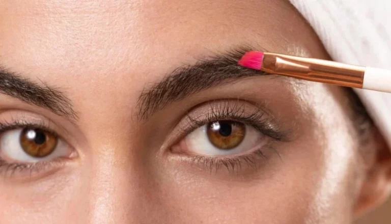Las cejas perfectas que resisten el verano gracias a este microblading de Mercadona