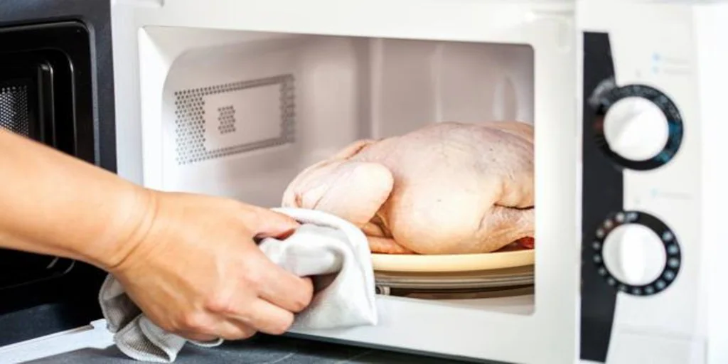 Así es cómo una mujer eliminó el ‘consumo vampiro’ y ahorró la mitad en su factura de luz 2 Moncloa FACTURA DE LUZ: IDENTIFICAR LOS DISPOSITIVOS QUE CONSUMEN ENERGÍA EN STAND-BY