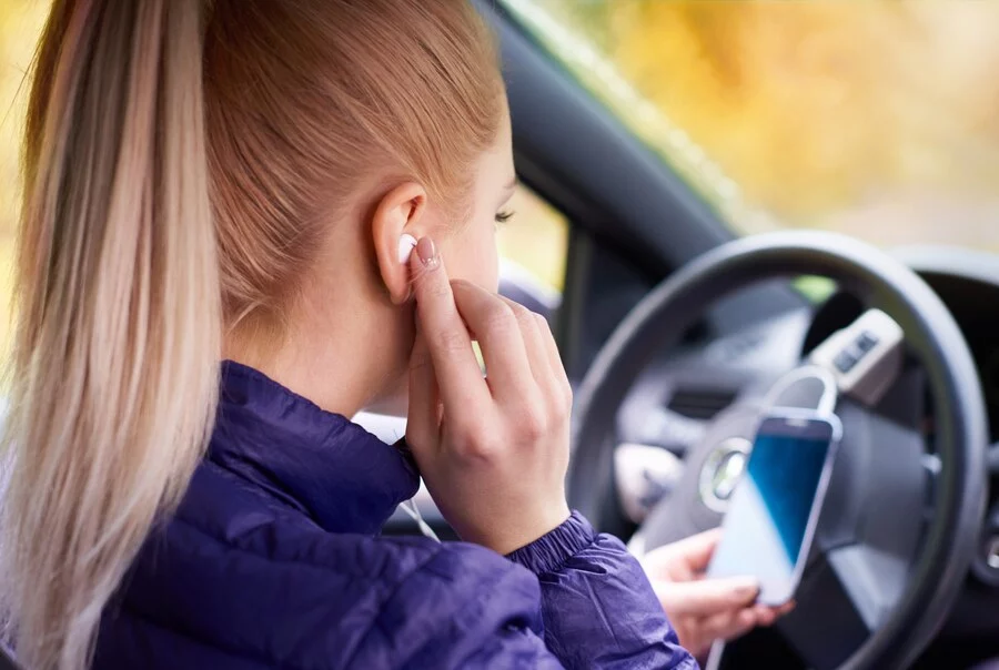 Cómo responder llamadas al volante