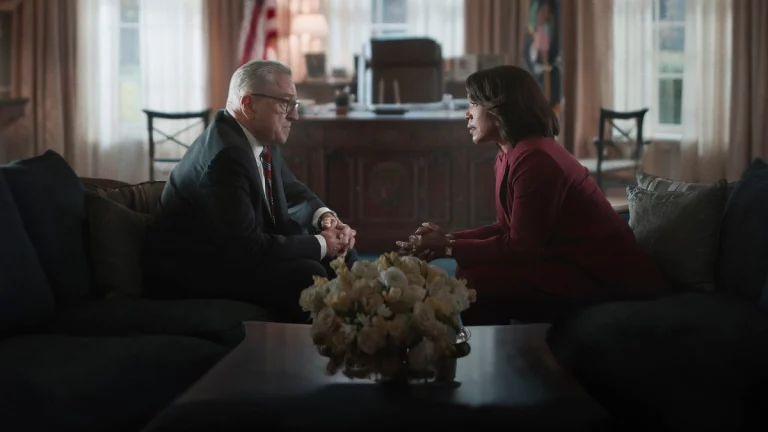 Netflix pone sobre la mesa el lado más oscuro de la red en su nueva serie con una leyenda del cine