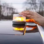 La DGT te deja indefenso: tu triángulo de emergencia ya no vale NADA y si no tienes ESTO, te multan con 200€