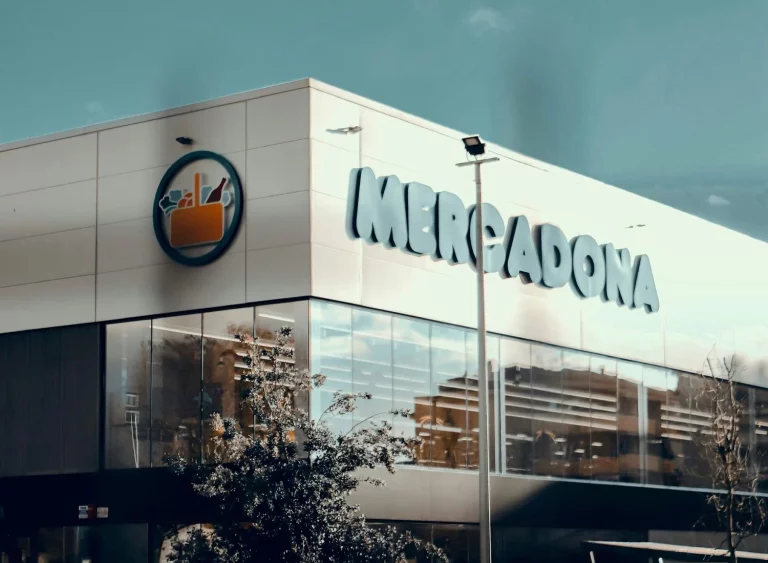 El maquillaje de Mercadona que por 6 euros está dejando sin clientes a Primor y Sephora