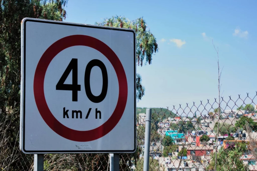 La Guardia Civil revela el secreto mejor guardado sobre los radares en carretera 21 Moncloa La Guardia Civil alerta: cuáles son los límites que se pueden exceder
