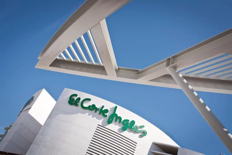 El calor aprieta y El Corte Inglés rebaja a la mitad este aire acondicionado Hisense