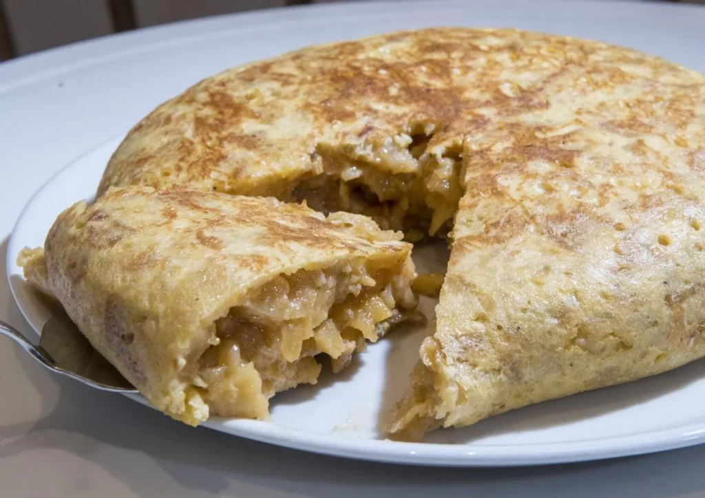 Abuelas en modo chef esta tortilla estilo carbonara es lo que necesitas en tu vida 3 Moncloa CONSEJOS PARA UNA TORTILLA PERFECTA