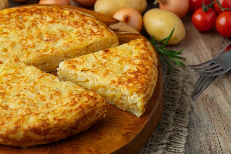 Sin sal y sin cebolla, pero jugosa: el truco andaluz de la tortilla perfecta
