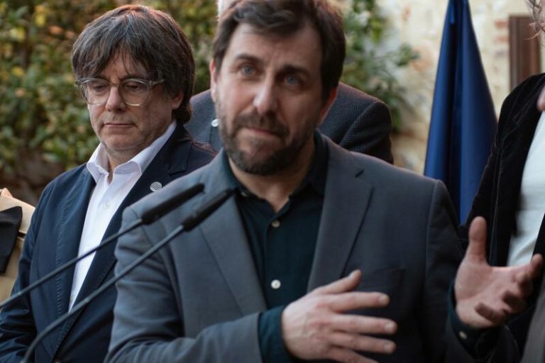 Puigdemont y Castellà (Junts) pidieron a Comín que no optase a presidir el Consell de la República