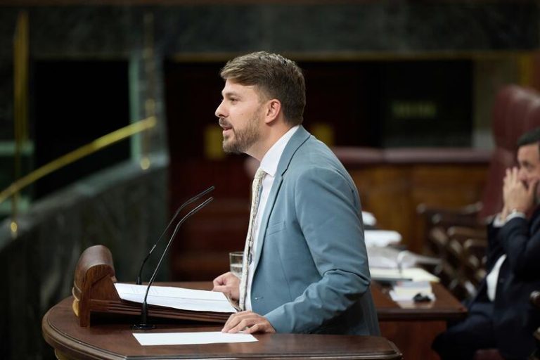 Un diputado de Compromís tacha a Mazón de «presidente criminal»: «Su ideología mata»