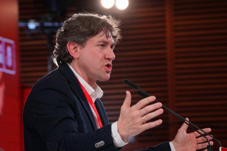 Andueza: «Aspiramos a volver a tener el timón de este país, a que Euskadi vuelva a tener un lehendakari socialista»