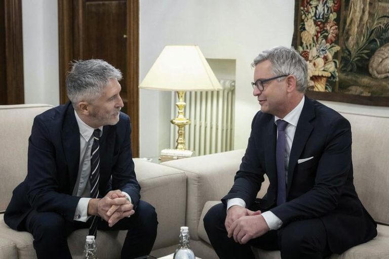 Marlaska y Saiz comunican al comisario de Migraciones su intención de «anticipar» medidas del Pacto Europeo